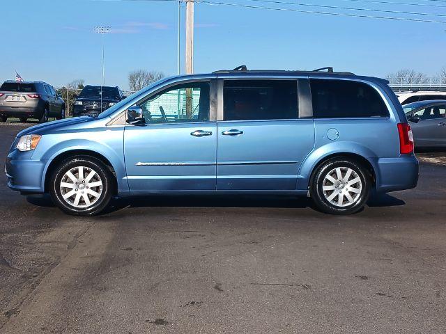 2012 True Blue Pearl Chrysler Town and Country Touring-L (2C4RC1CG5CR) with an 3.6L V6 DOHC 24V engine, 6-Speed Automatic transmission, located at 1099 N County Rd 25A, Troy, OH, 45373, (937) 908-9800, 40.057079, -84.212883 - Photo #6