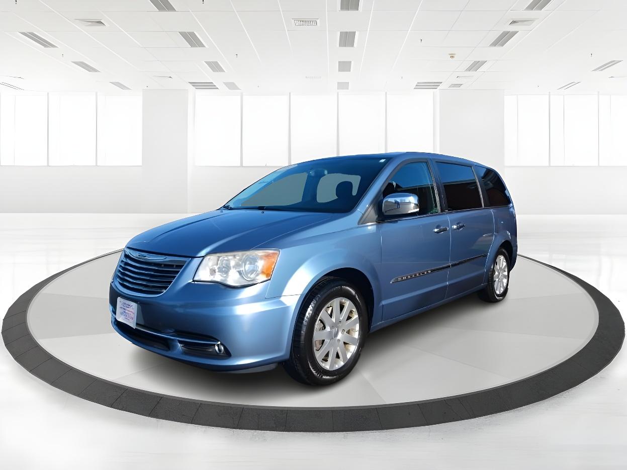2012 True Blue Pearl Chrysler Town and Country Touring-L (2C4RC1CG5CR) with an 3.6L V6 DOHC 24V engine, 6-Speed Automatic transmission, located at 1099 N County Rd 25A , Troy, OH, 45373, (937) 908-9800, 40.057079, -84.212883 - Photo #11