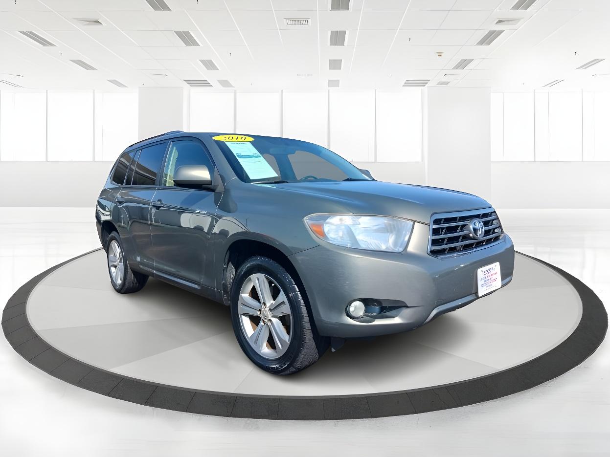 2010 Cypress Pearl Toyota Highlander Sport 2WD (5TDXK3EH1AS) with an 3.5L V6 DOHC 24V engine, 5-Speed Automatic transmission, located at 1184 Kauffman Ave, Fairborn, OH, 45324, (937) 908-9800, 39.807072, -84.030914 - Photo #1