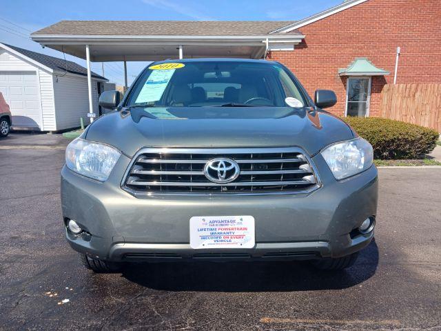 2010 Cypress Pearl Toyota Highlander Sport 2WD (5TDXK3EH1AS) with an 3.5L V6 DOHC 24V engine, 5-Speed Automatic transmission, located at 1184 Kauffman Ave, Fairborn, OH, 45324, (937) 908-9800, 39.807072, -84.030914 - Photo #2