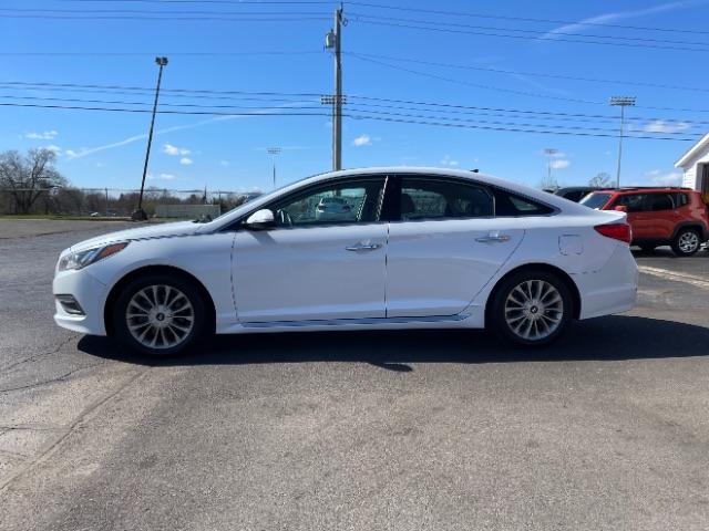 2015 Quartz White Pearl Hyundai Sonata Sport (5NPE34AF1FH) with an 2.4L L4 DOHC 16V engine, 6-Speed Automatic transmission, located at 1184 Kauffman Ave, Fairborn, OH, 45324, (937) 908-9800, 39.807072, -84.030914 - Photo #4