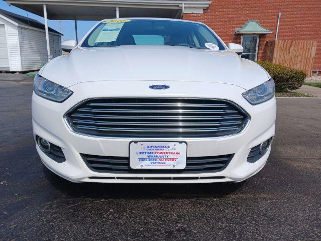 2016 Oxford White Clearcoat Ford Fusion S (3FA6P0G78GR) with an 2.5L L4 DOHC 16V engine, 6-Speed Automatic transmission, located at 1184 Kauffman Ave, Fairborn, OH, 45324, (937) 908-9800, 39.807072, -84.030914 - Photo #2