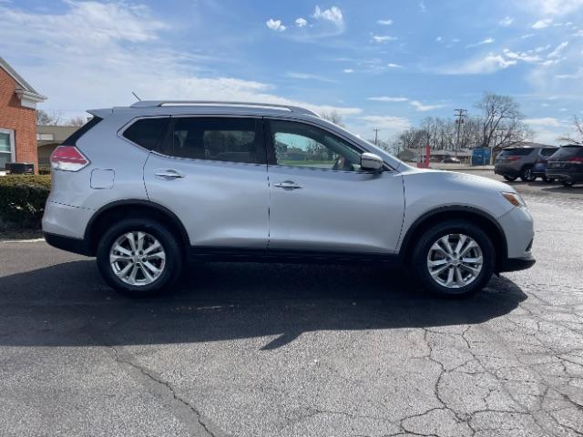 2016 Brilliant Silver Nissan Rogue SV 2WD (KNMAT2MT3GP) with an 2.5L L4 DOHC 16V engine, Continuously Variable Transmission transmission, located at 401 Woodman Dr, Riverside, OH, 45431, (937) 908-9800, 39.760899, -84.123421 - Photo #10