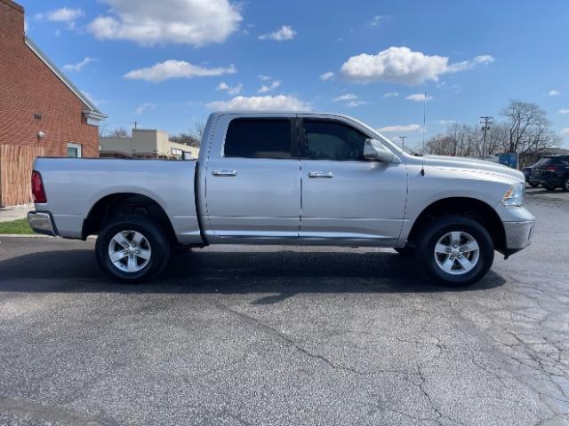 2016 Bright Silver Metallic Clear Coat RAM 1500 SLT Crew Cab SWB 4WD (3C6RR7LT6GG) with an 5.7L V8 OHV 16V engine, 8-Speed Automatic transmission, located at 401 Woodman Dr, Riverside, OH, 45431, (937) 908-9800, 39.760899, -84.123421 - Photo #6