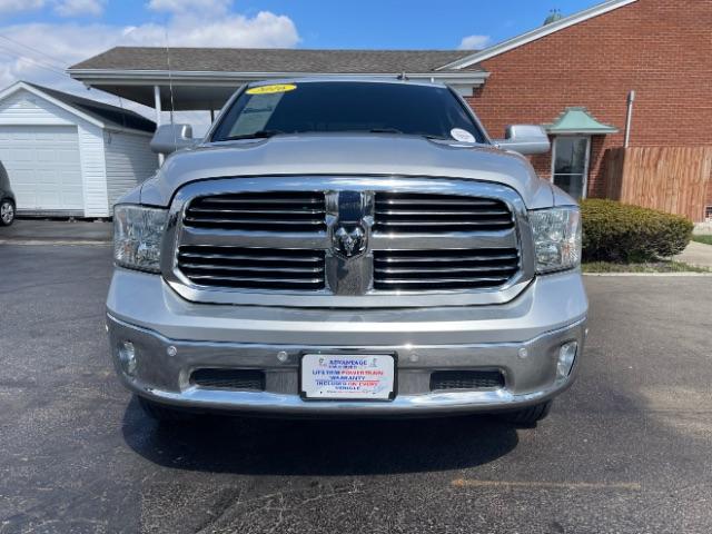 2016 Bright Silver Metallic Clear Coat RAM 1500 SLT Crew Cab SWB 4WD (3C6RR7LT6GG) with an 5.7L V8 OHV 16V engine, 8-Speed Automatic transmission, located at 401 Woodman Dr, Riverside, OH, 45431, (937) 908-9800, 39.760899, -84.123421 - Photo #8