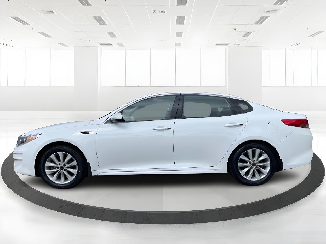 2016 Snow White Pearl Kia Optima EX (5XXGU4L38GG) with an 2.4L L4 DOHC 16V engine, 6-Speed Automatic transmission, located at 1184 Kauffman Ave, Fairborn, OH, 45324, (937) 908-9800, 39.807072, -84.030914 - Photo #7