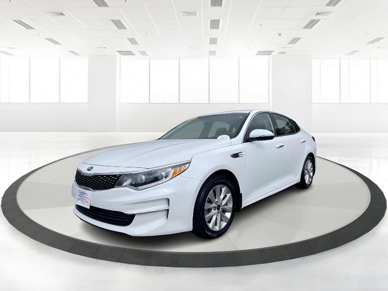 2016 Snow White Pearl Kia Optima EX (5XXGU4L38GG) with an 2.4L L4 DOHC 16V engine, 6-Speed Automatic transmission, located at 1184 Kauffman Ave, Fairborn, OH, 45324, (937) 908-9800, 39.807072, -84.030914 - Photo #11