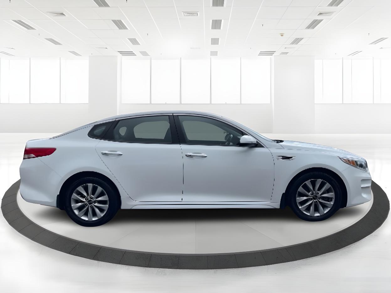 2016 Snow White Pearl Kia Optima EX (5XXGU4L38GG) with an 2.4L L4 DOHC 16V engine, 6-Speed Automatic transmission, located at 1184 Kauffman Ave, Fairborn, OH, 45324, (937) 908-9800, 39.807072, -84.030914 - Photo #2
