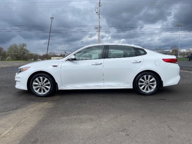 2016 Snow White Pearl Kia Optima EX (5XXGU4L38GG) with an 2.4L L4 DOHC 16V engine, 6-Speed Automatic transmission, located at 1184 Kauffman Ave, Fairborn, OH, 45324, (937) 908-9800, 39.807072, -84.030914 - Photo #4