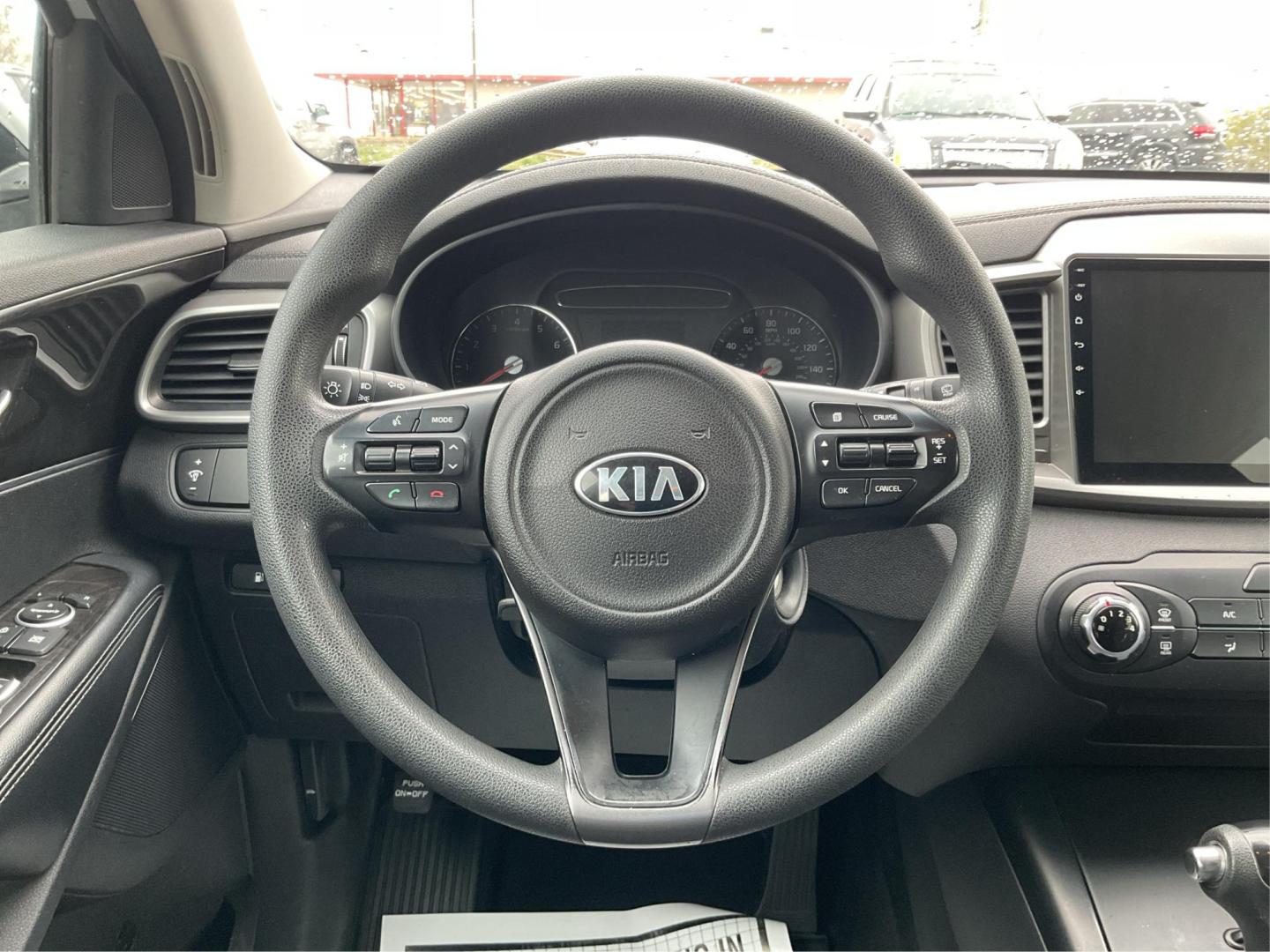 2016 Sparkling Silver Kia Sorento L 2WD (5XYPG4A31GG) with an 2.4L L4 DOHC 16V engine, 6-Speed Automatic transmission, located at 4508 South Dixie Dr, Moraine, OH, 45439, (937) 908-9800, 39.689976, -84.218452 - Photo#15