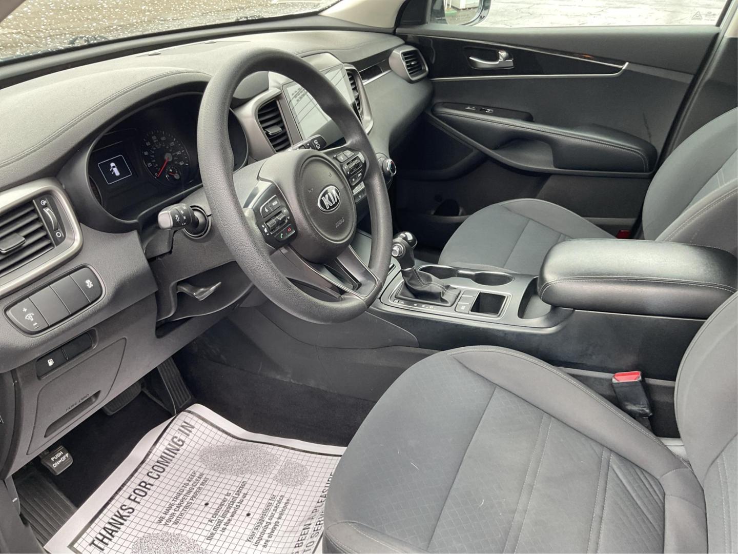 2016 Sparkling Silver Kia Sorento L 2WD (5XYPG4A31GG) with an 2.4L L4 DOHC 16V engine, 6-Speed Automatic transmission, located at 4508 South Dixie Dr, Moraine, OH, 45439, (937) 908-9800, 39.689976, -84.218452 - Photo#8
