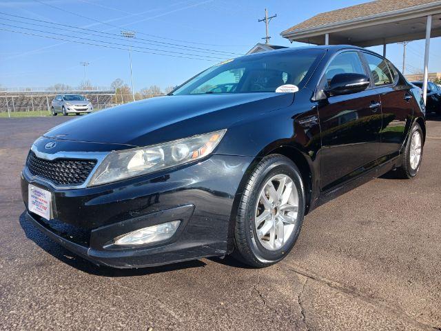 2013 Ebony Black Kia Optima LX AT (5XXGM4A7XDG) with an 2.4L L4 DOHC 16V engine, 6-Speed Automatic transmission, located at 1230 East Main St, Xenia, OH, 45385, (937) 908-9800, 39.688026, -83.910172 - Photo #2