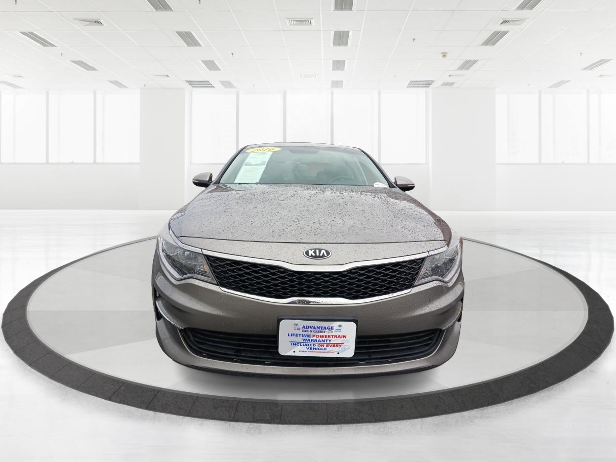 2016 Moss Grey Kia Optima LX (5XXGT4L34GG) with an 2.4L L4 DOHC 16V engine, 6-Speed Automatic transmission, located at 880 E. National Road, Vandalia, OH, 45377, (937) 908-9800, 39.891918, -84.183594 - Photo #6