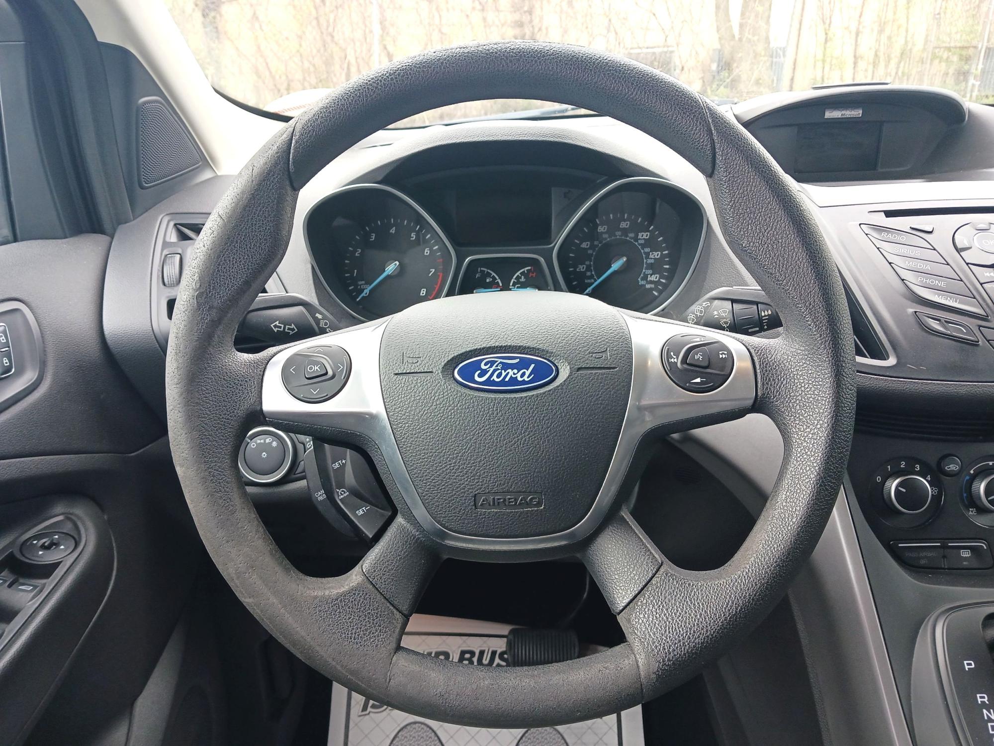 2015 Ingot Silver Metallic Ford Escape SE FWD (1FMCU0G78FU) with an 2.5L L4 DOHC 16V engine, 6-Speed Automatic transmission, located at 1951 S Dayton Lakeview Rd., New Carlisle, OH, 45344, (937) 908-9800, 39.890999, -84.050255 - Photo #15