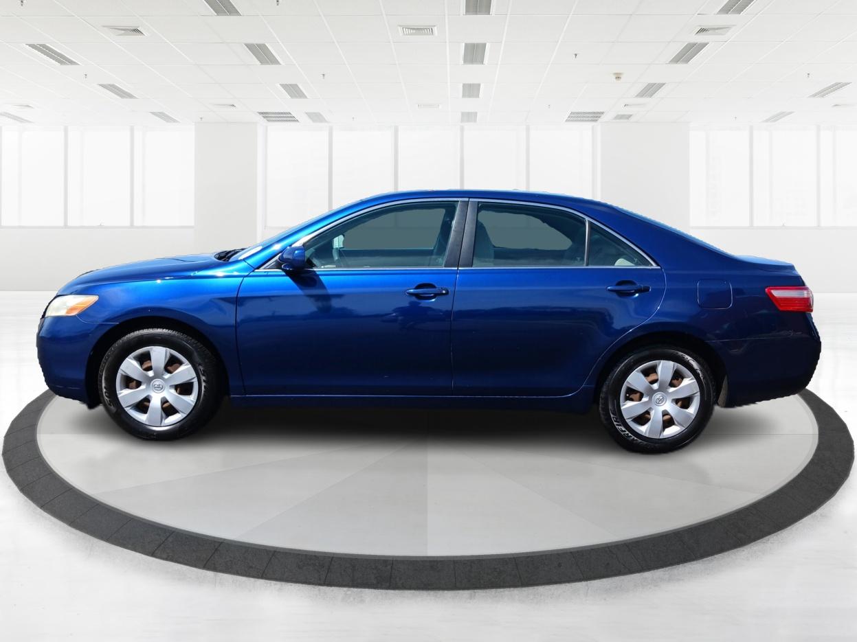 2009 Blue Ribbon Metallic Toyota Camry LE 5-Spd AT (4T4BE46K49R) with an 2.4L L4 DOHC 16V engine, 5-Speed Automatic transmission, located at 1230 East Main St, Xenia, OH, 45385, (937) 908-9800, 39.688026, -83.910172 - Photo #5