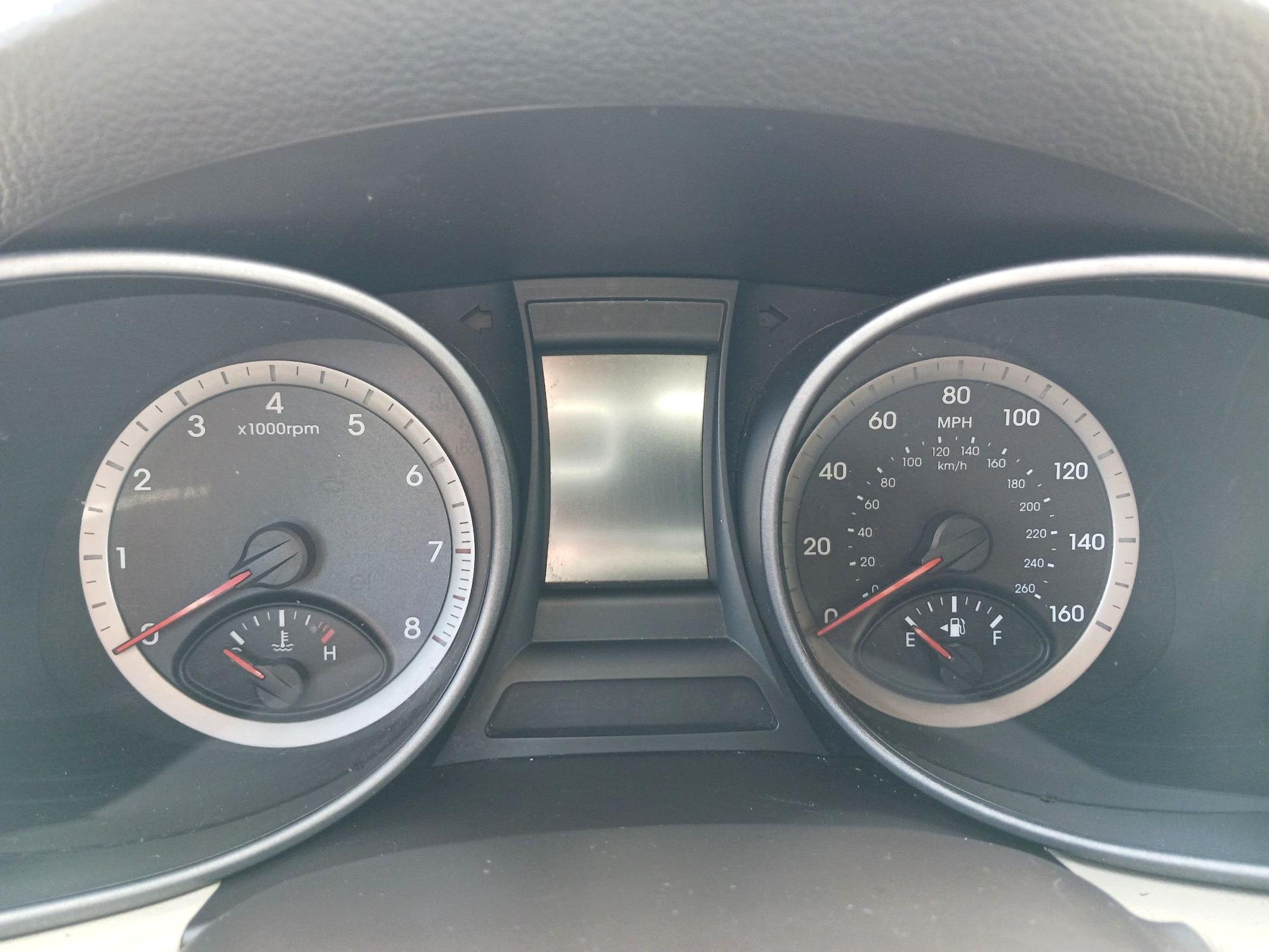 2014 Serrano Red Hyundai Santa Fe Sport 2.4 AWD (5XYZUDLB1EG) with an 2.4L L4 DOHC 16V engine, 6-Speed Automatic transmission, located at 880 E. National Road, Vandalia, OH, 45377, (937) 908-9800, 39.891918, -84.183594 - Photo #14