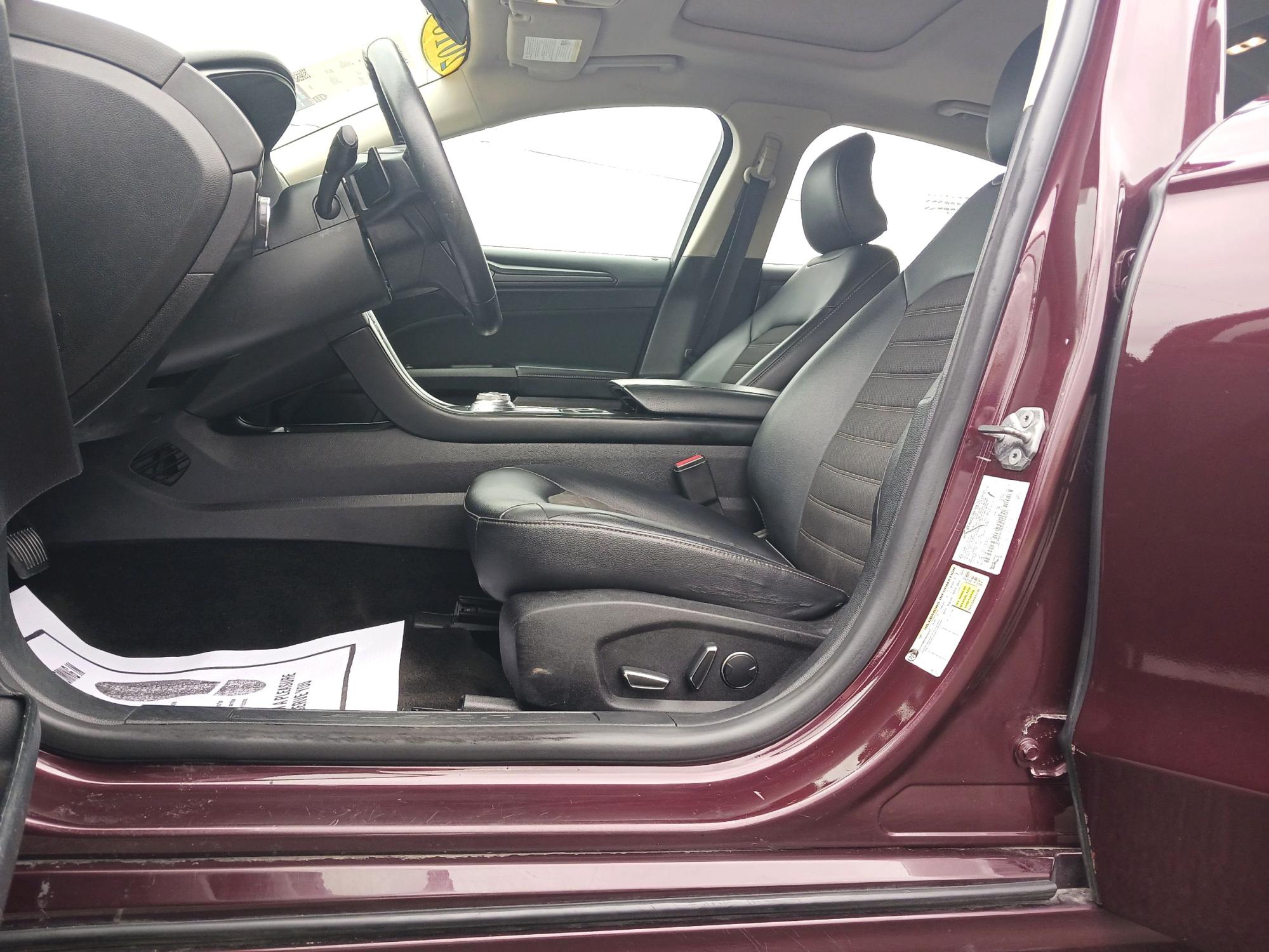 2018 Burgundy Velvet Metallic Tinted Clearcoat Ford Fusion SE (3FA6P0HD1JR) with an 1.5L L4 DOHC 16V engine, 6-Speed Automatic transmission, located at 1099 N County Rd 25A , Troy, OH, 45373, (937) 908-9800, 40.057079, -84.212883 - Photo #8