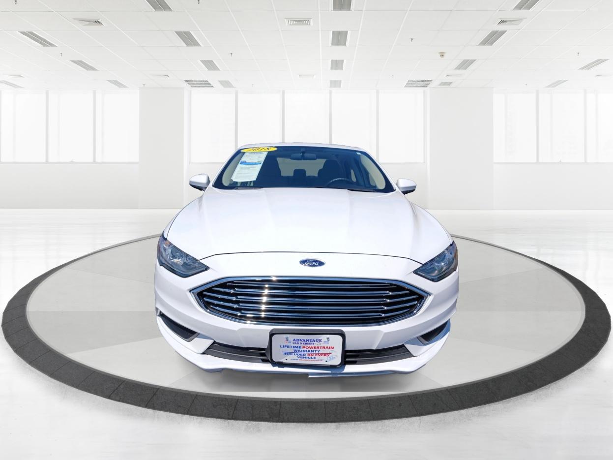 2018 White Platinum Metallic Tri-Coat Ford Fusion SE (3FA6P0HD3JR) with an 1.5L L4 DOHC 16V engine, 6-Speed Automatic transmission, located at 4508 South Dixie Dr, Moraine, OH, 45439, (937) 908-9800, 39.689976, -84.218452 - Photo #6