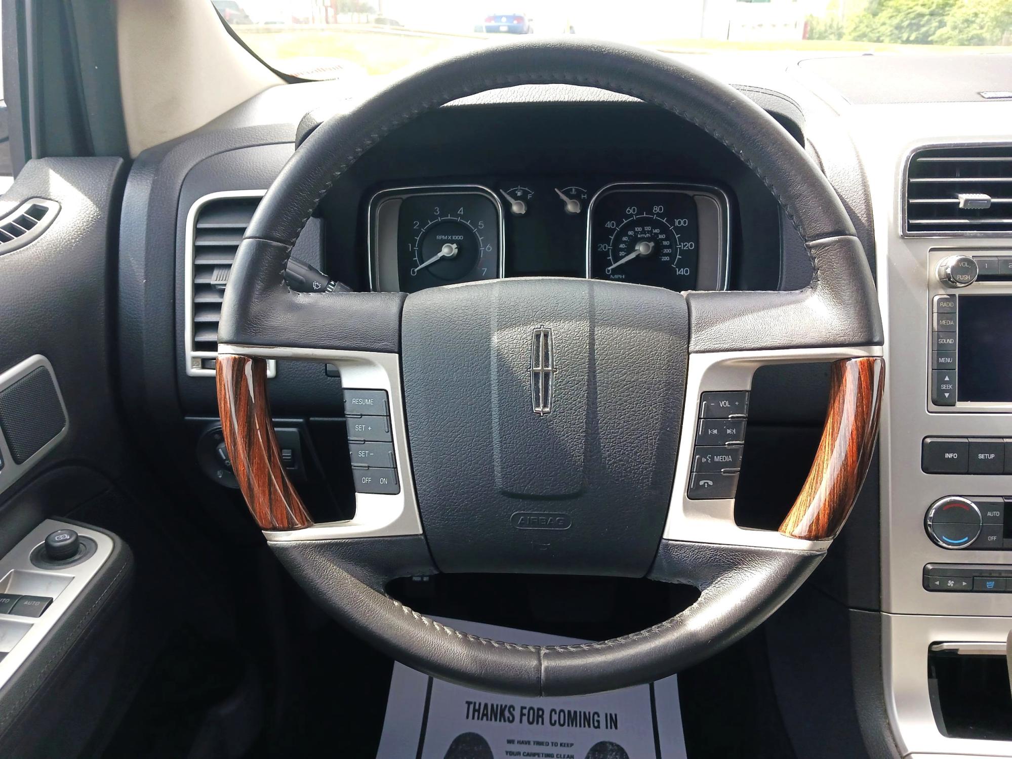 2010 Ingot Silver Metallic Lincoln MKX AWD (2LMDJ8JC0AB) with an 3.5L V6 DOHC 24V engine, 6-Speed Automatic transmission, located at 401 Woodman Dr, Riverside, OH, 45431, (937) 908-9800, 39.760899, -84.123421 - Photo #15