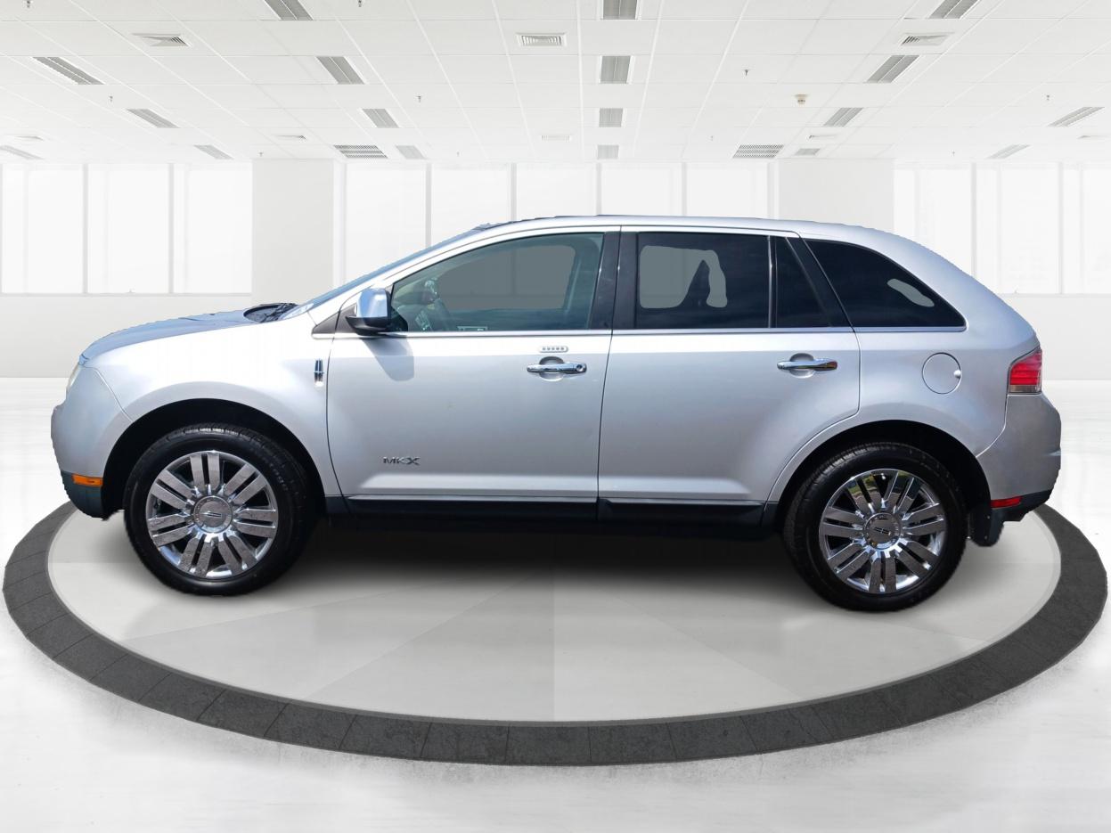 2010 Ingot Silver Metallic Lincoln MKX AWD (2LMDJ8JC0AB) with an 3.5L V6 DOHC 24V engine, 6-Speed Automatic transmission, located at 401 Woodman Dr, Riverside, OH, 45431, (937) 908-9800, 39.760899, -84.123421 - Photo #5