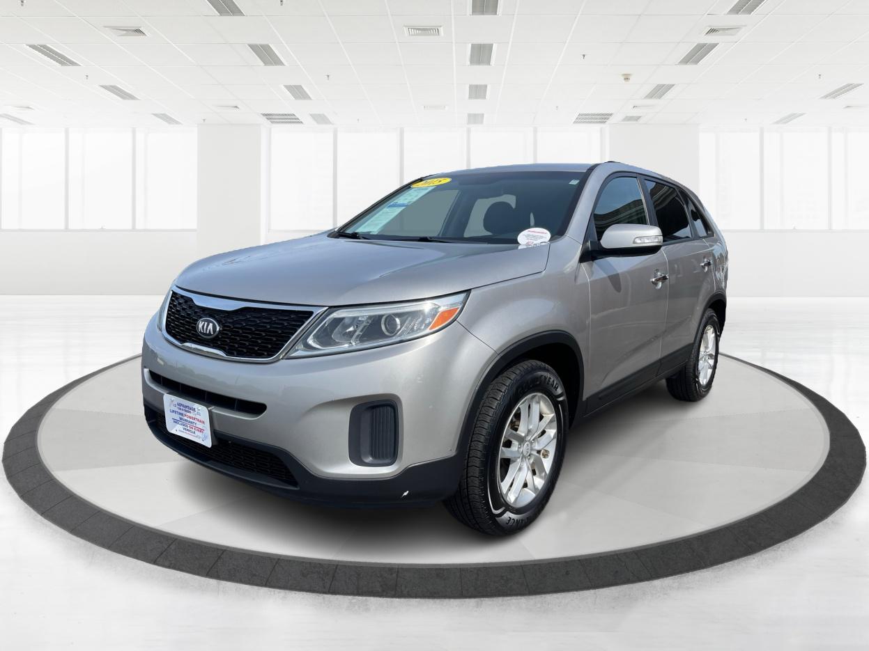2015 Bright Silver Kia Sorento LX 2WD (5XYKT3A64FG) with an 2.4L L4 DOHC 16V engine, 6-Speed Automatic transmission, located at 1099 N County Rd 25A , Troy, OH, 45373, (937) 908-9800, 40.057079, -84.212883 - Photo #7