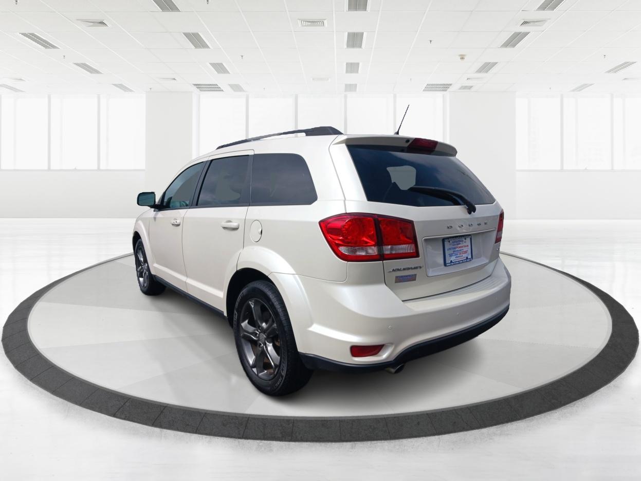 2018 Vice White Dodge Journey GT (3C4PDCEG1JT) with an 3.6L V6 DOHC 24V engine, 6-Speed Automatic transmission, located at 1951 S Dayton Lakeview Rd., New Carlisle, OH, 45344, (937) 908-9800, 39.890999, -84.050255 - Photo #4