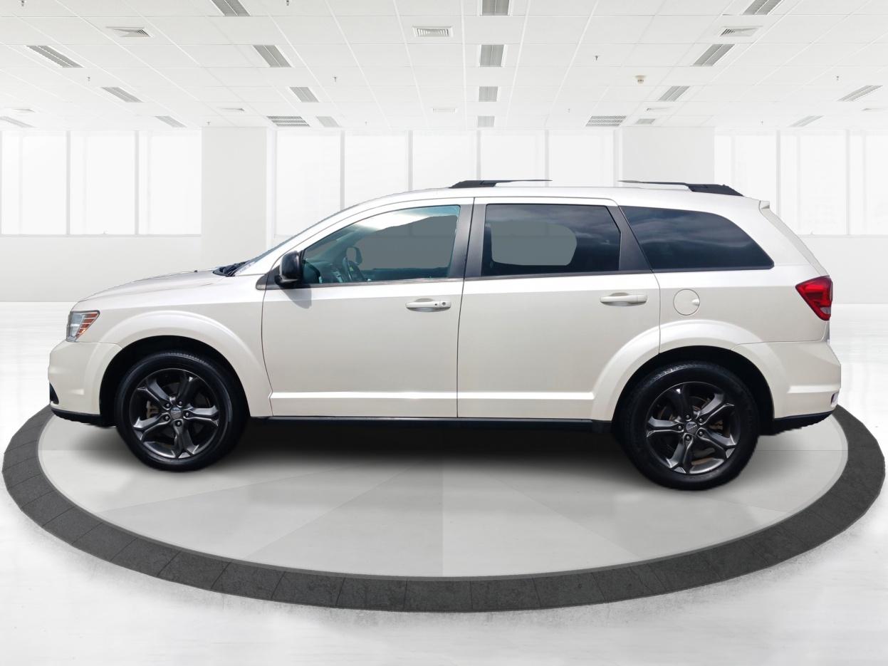 2018 Vice White Dodge Journey GT (3C4PDCEG1JT) with an 3.6L V6 DOHC 24V engine, 6-Speed Automatic transmission, located at 1951 S Dayton Lakeview Rd., New Carlisle, OH, 45344, (937) 908-9800, 39.890999, -84.050255 - Photo #5