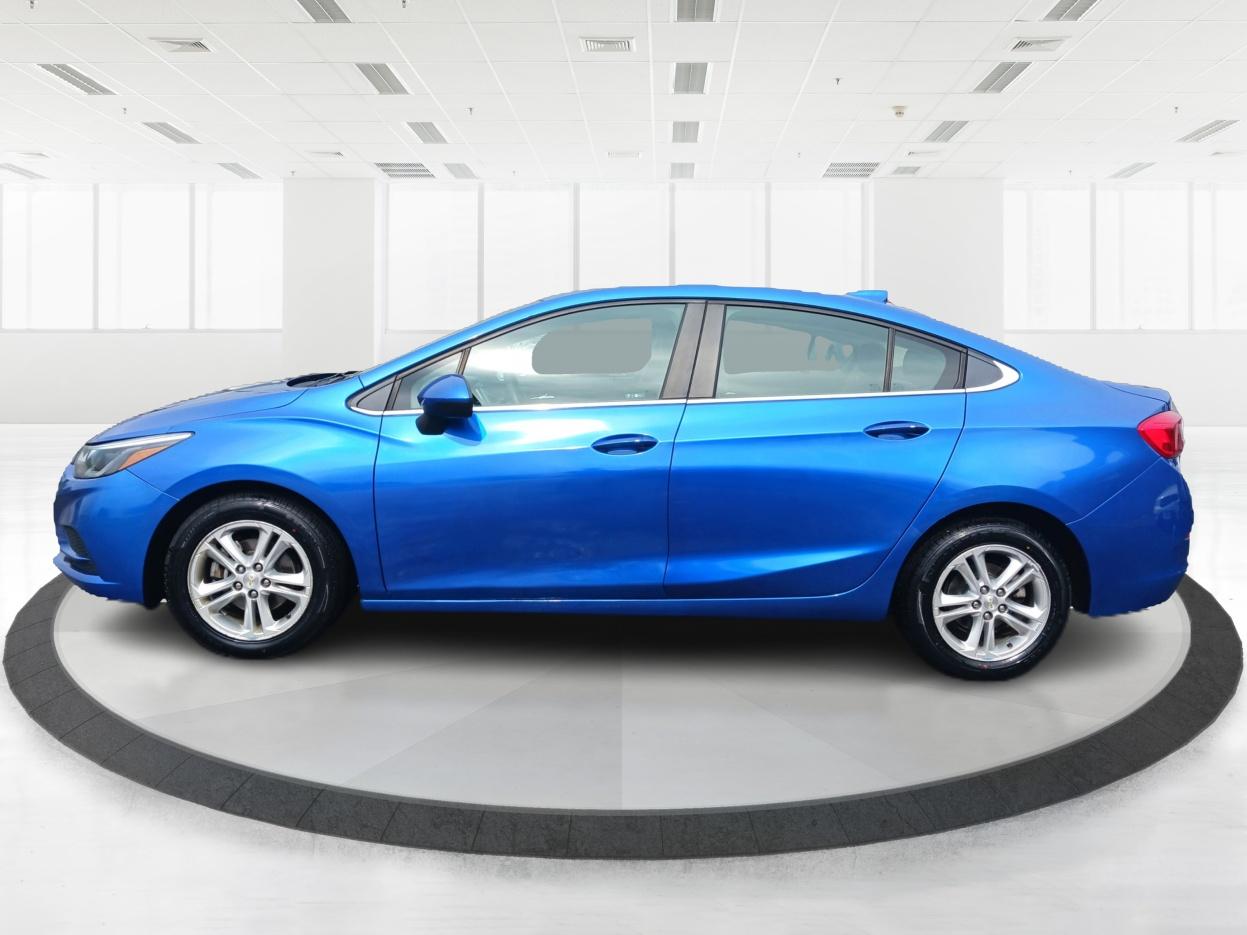 2017 Kinetic Blue Metallic Chevrolet Cruze LT Auto (1G1BE5SM3H7) with an 1.4L L4 DOHC 16V TURBO engine, 6-Speed Automatic transmission, located at 4508 South Dixie Dr, Moraine, OH, 45439, (937) 908-9800, 39.689976, -84.218452 - Photo #5