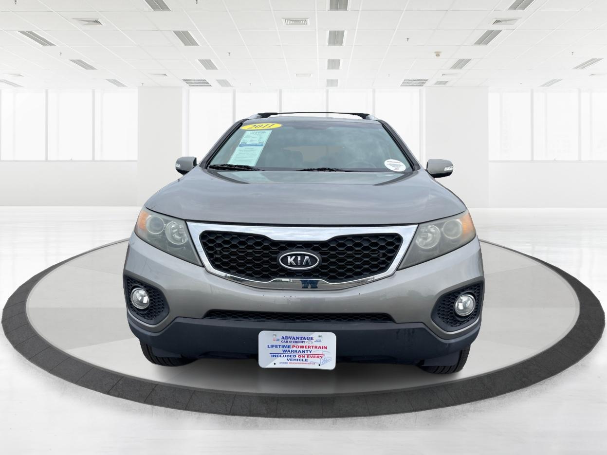 2011 Gray Kia Sorento LX 2WD (5XYKT4A15BG) with an 2.4L L4 DOHC 16V engine, 6-Speed Automatic transmission, located at 880 E. National Road, Vandalia, OH, 45377, (937) 908-9800, 39.891918, -84.183594 - Photo #6