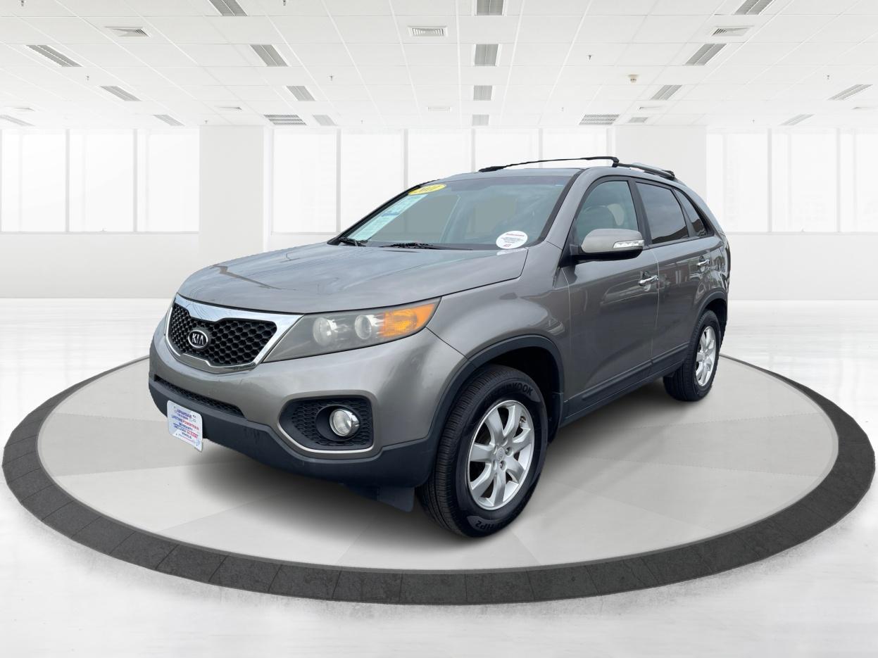 2011 Gray Kia Sorento LX 2WD (5XYKT4A15BG) with an 2.4L L4 DOHC 16V engine, 6-Speed Automatic transmission, located at 880 E. National Road, Vandalia, OH, 45377, (937) 908-9800, 39.891918, -84.183594 - Photo #7