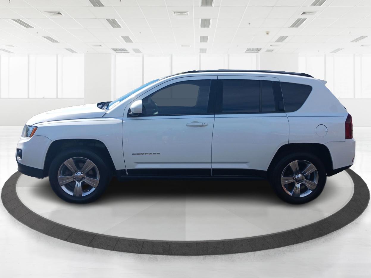2015 Bright White Clear Coat Jeep Compass Latitude 4WD (1C4NJDEB5FD) with an 2.4L L4 DOHC 16V engine, 6-Speed Automatic transmission, located at 1230 East Main St, Xenia, OH, 45385, (937) 908-9800, 39.688026, -83.910172 - Photo #5