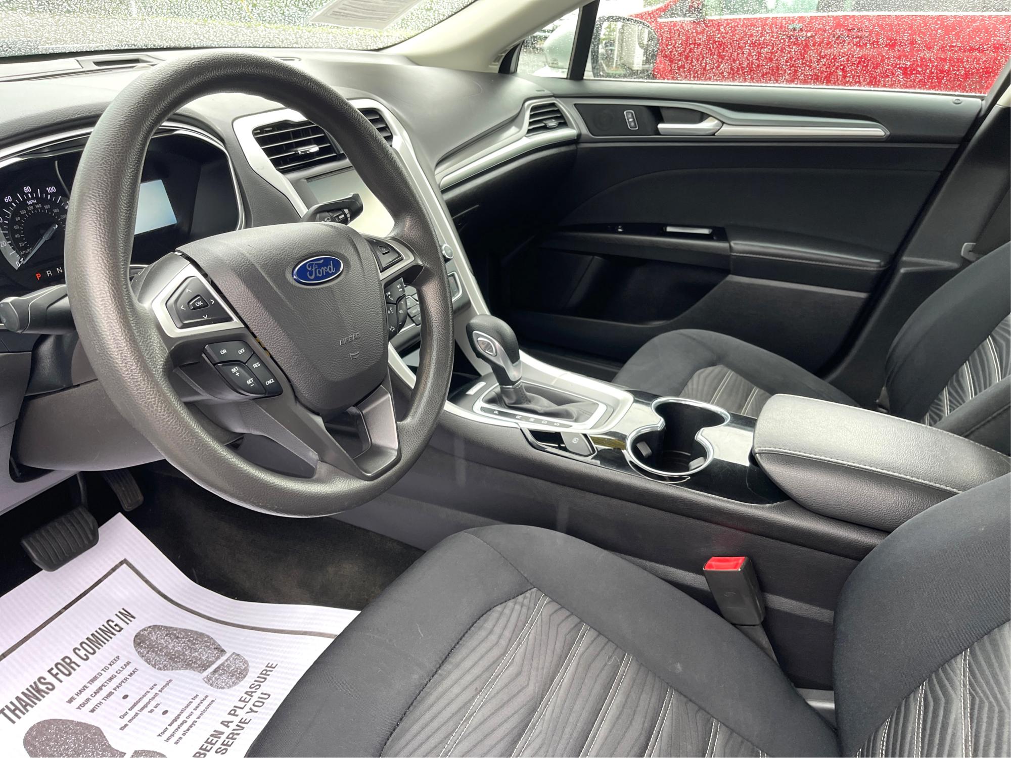 2016 Ingot Silver Metallic Ford Fusion SE (1FA6P0HD3G5) with an 1.5L L4 DOHC 16V engine, 6-Speed Automatic transmission, located at 4508 South Dixie Dr, Moraine, OH, 45439, (937) 908-9800, 39.689976, -84.218452 - Photo #8