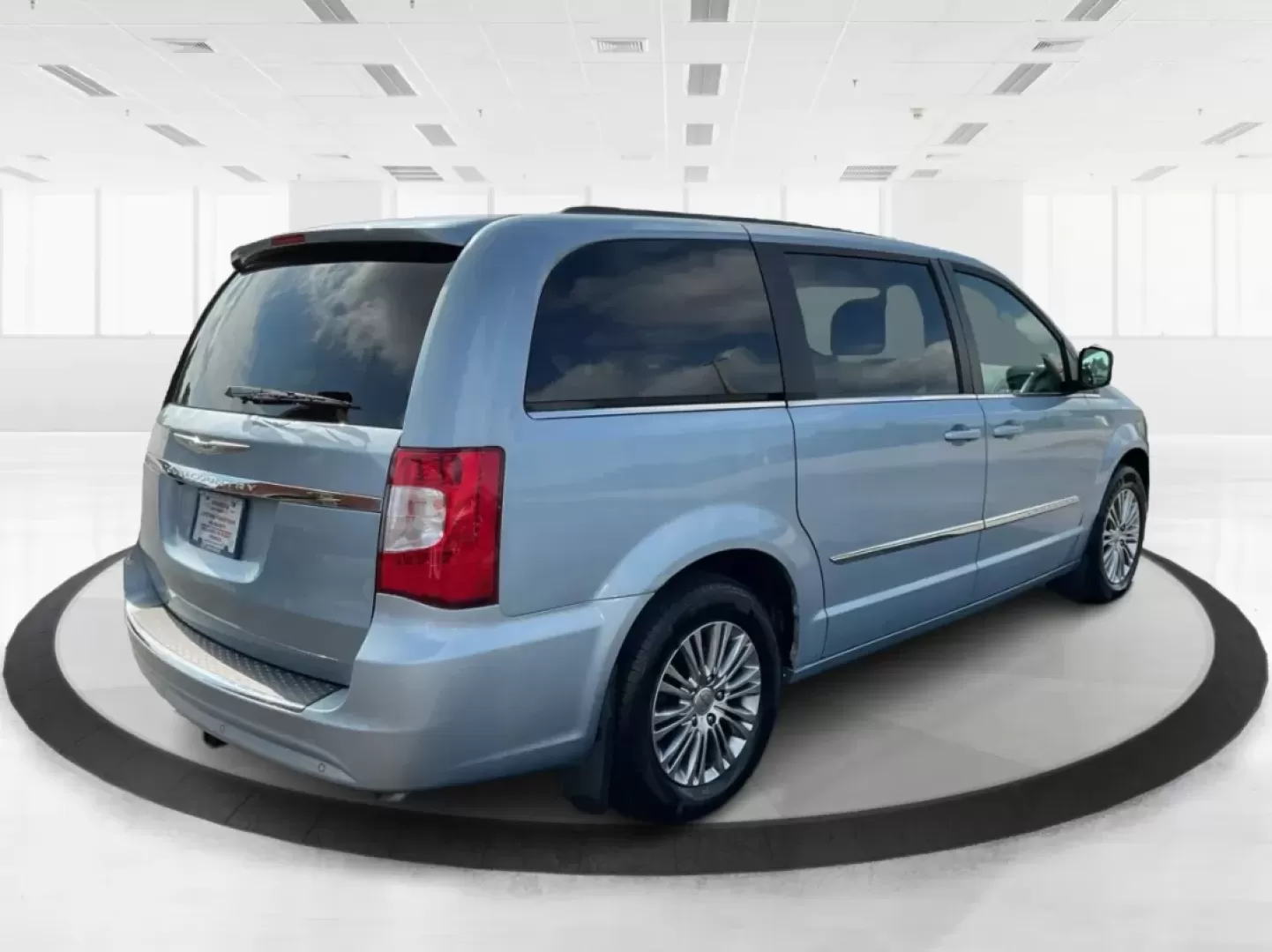 2013 Chrysler Town and Country Touring-L (2C4RC1CG5DR) with an Pentastar 3.6L V-6 DOHC engine, located at 1099 N County Rd 25A, Troy, OH, 45373, (937) 908-9800, 40.057079, -84.212883 - **Drive Family Adventures in the 2013 Chrysler Town and Country Touring-L Your Perfect Companion for Fun and Functionality!**<br /> <br /> Are you searching for the ideal vehicle to accommodate your growing family or enhance your daily commutes? Look no further than the stunning 2013 Chrysler Tow - Photo#2