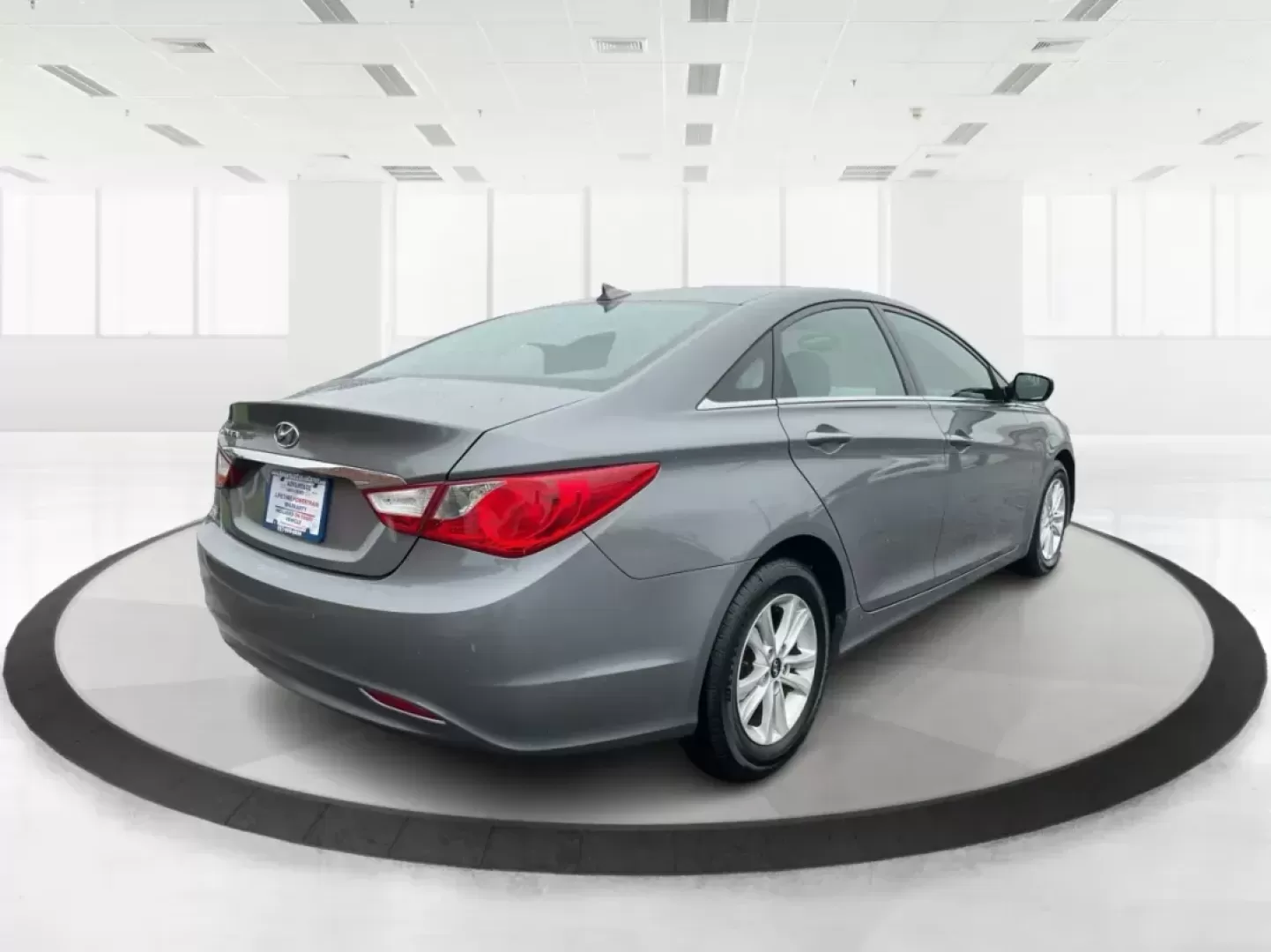 2013 Gray Hyundai Sonata GLS (5NPEB4AC5DH) with an 2.4L L4 DOHC 16V engine, 6-Speed Automatic transmission, located at 8750 N County Rd 25A, Piqua, OH, 45356, (937) 908-9800, 40.164391, -84.232513 - 2013 Hyundai Sonata GLS - Photo#2