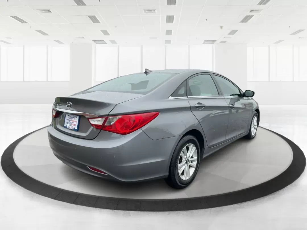 2013 Gray Hyundai Sonata GLS (5NPEB4AC5DH) with an 2.4L L4 DOHC 16V engine, 6-Speed Automatic transmission, located at 8750 N County Rd 25A, Piqua, OH, 45356, (937) 908-9800, 40.164391, -84.232513 - 2013 Hyundai Sonata GLS - Photo#2