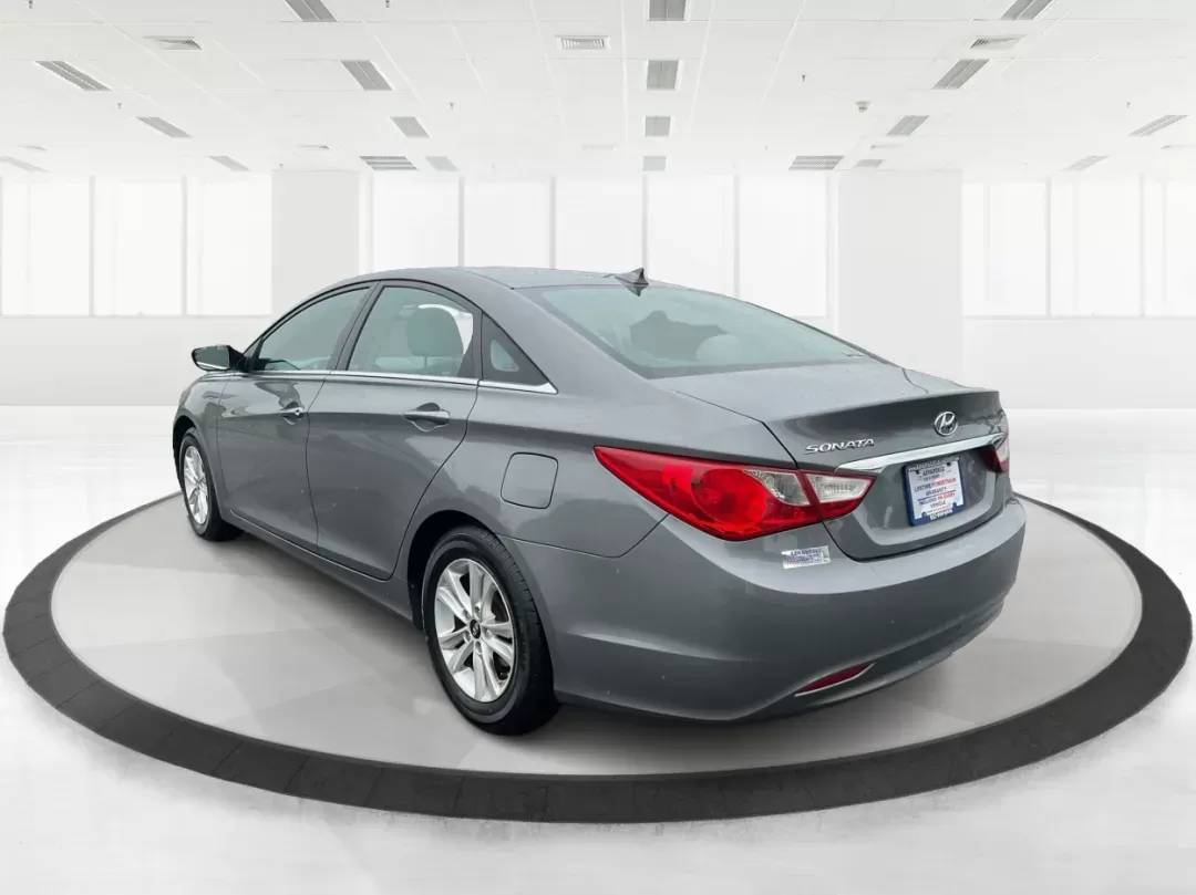 2013 Gray Hyundai Sonata GLS (5NPEB4AC5DH) with an 2.4L L4 DOHC 16V engine, 6-Speed Automatic transmission, located at 8750 N County Rd 25A, Piqua, OH, 45356, (937) 908-9800, 40.164391, -84.232513 - 2013 Hyundai Sonata GLS - Photo#4