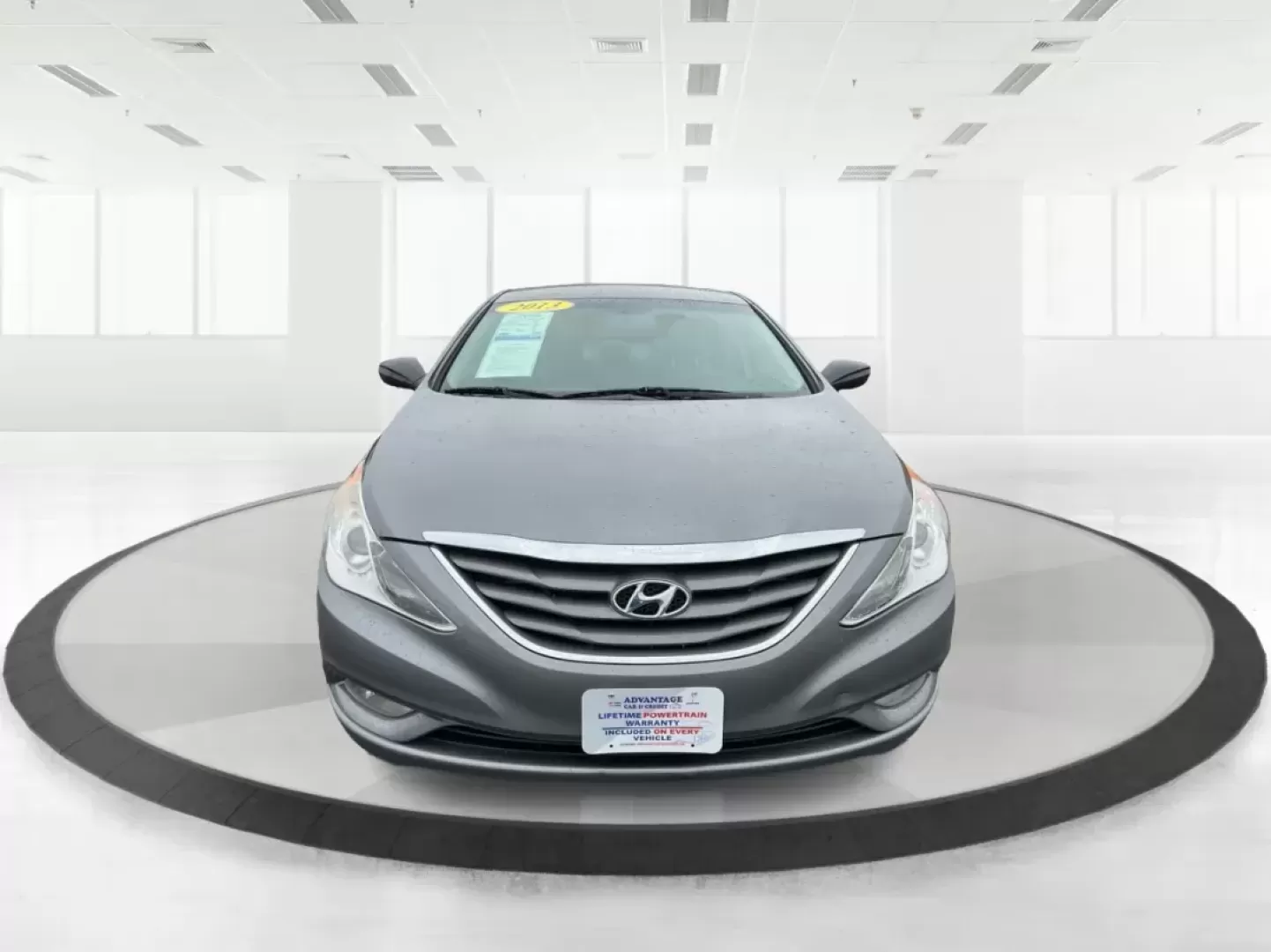 2013 Gray Hyundai Sonata GLS (5NPEB4AC5DH) with an 2.4L L4 DOHC 16V engine, 6-Speed Automatic transmission, located at 8750 N County Rd 25A, Piqua, OH, 45356, (937) 908-9800, 40.164391, -84.232513 - 2013 Hyundai Sonata GLS - Photo#6