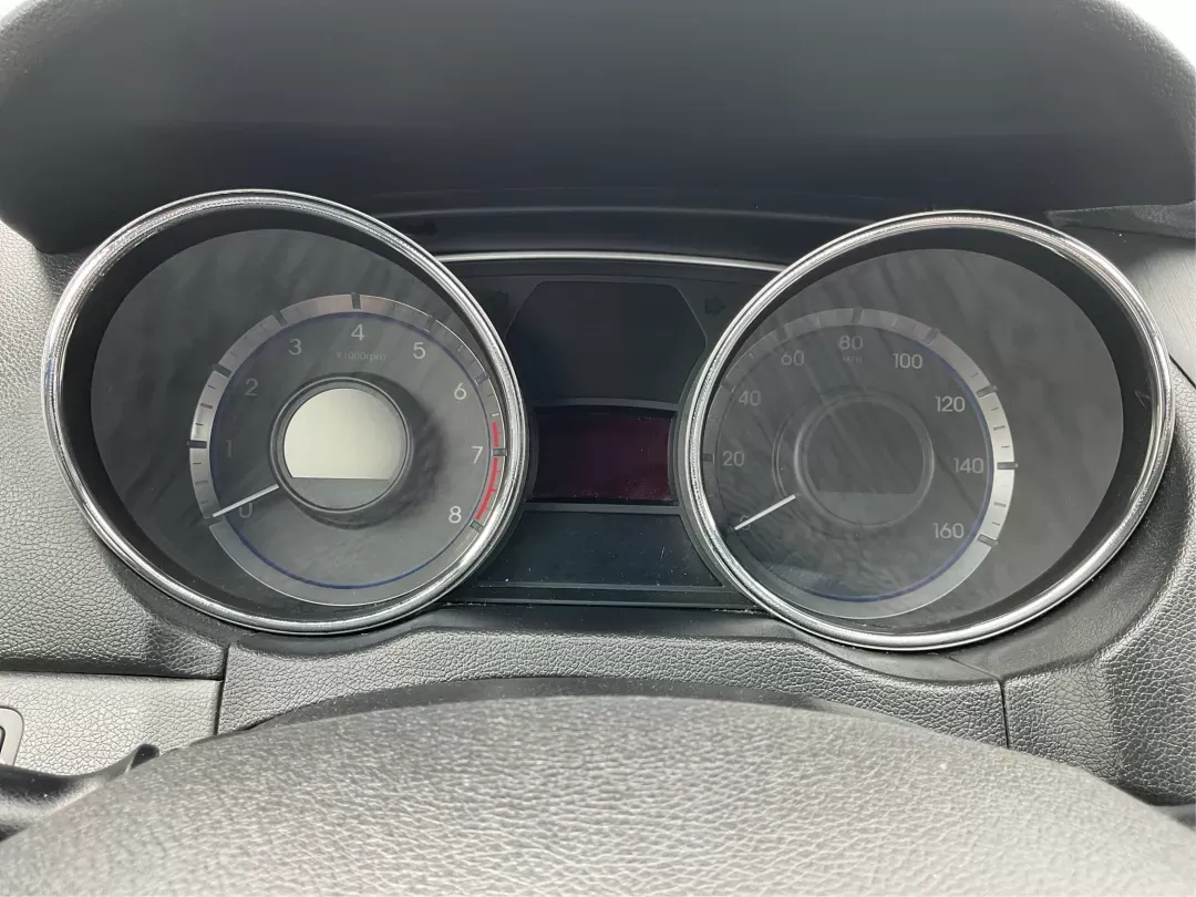 2013 Gray Hyundai Sonata GLS (5NPEB4AC5DH) with an 2.4L L4 DOHC 16V engine, 6-Speed Automatic transmission, located at 8750 N County Rd 25A, Piqua, OH, 45356, (937) 908-9800, 40.164391, -84.232513 - 2013 Hyundai Sonata GLS - Photo#14
