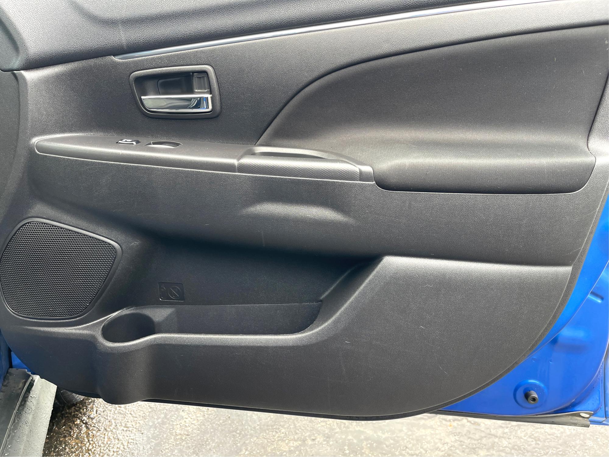 2015 Octane Blue Metallic Mitsubishi Outlander Sport SE AWC (4A4AR4AU0FE) with an 2.0L L4 DOHC 16V engine, Continuously Variable Transmission transmission, located at 1184 Kauffman Ave, Fairborn, OH, 45324, (937) 908-9800, 39.807072, -84.030914 - Photo #19