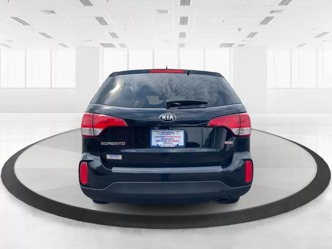 2015 Kia Sorento LX (5XYKT3A60FG) with an 2.4L I-4 gasoline direct injection engine, located at 880 E. National Road, Vandalia, OH, 45377, (937) 908-9800, 39.891918, -84.183594 - Photo#3