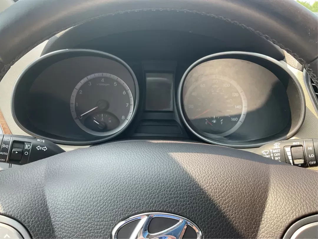 2013 Twilight Black Hyundai Santa Fe Sport 2.4 AWD (5XYZUDLB5DG) with an 2.4L L4 DOHC 16V engine, 6-Speed Automatic transmission, located at 4508 South Dixie Dr, Moraine, OH, 45439, (937) 908-9800, 39.689976, -84.218452 - Photo#13