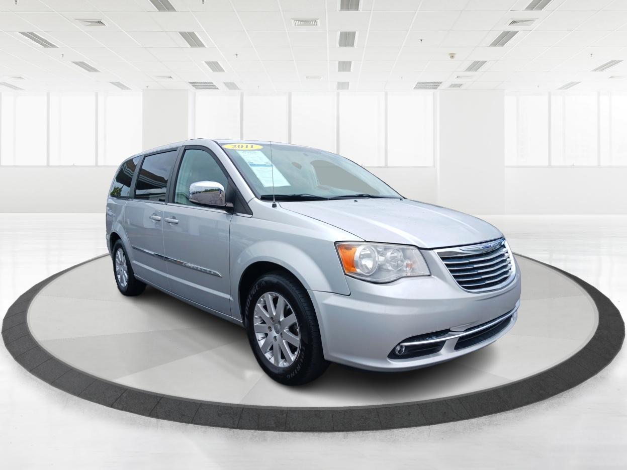 photo of 2011 Chrysler Town  and  Country