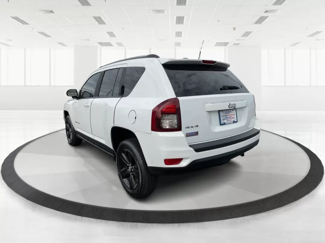 2015 Jeep Compass Sport (1C4NJDBB6FD) with an 2.4L I-4 DOHC engine, located at 880 E. National Road, Vandalia, OH, 45377, (937) 908-9800, 39.891918, -84.183594 - Photo#4