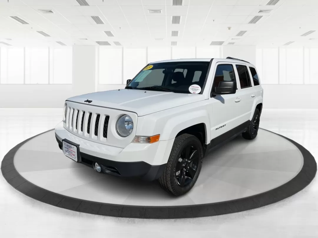 2015 Jeep Patriot Altitude Edition (1C4NJPBA1FD) with an 2L I-4 DOHC engine, located at 880 E. National Road, Vandalia, OH, 45377, (937) 908-9800, 39.891918, -84.183594 - Photo#5