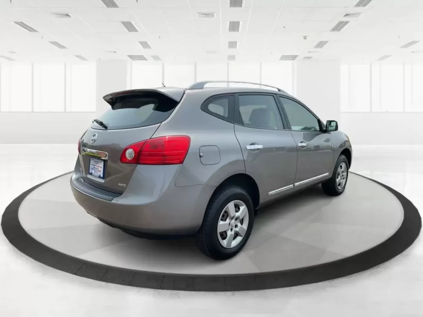2014 Platinum Graphite Nissan Rogue Select S AWD (JN8AS5MV4EW) with an 2.5L L4 DOHC 16V engine, Continuously Variable Transmission transmission, located at 4508 South Dixie Dr, Moraine, OH, 45439, (937) 908-9800, 39.689976, -84.218452 - 2014 Nissan Rogue Select S AWD - Photo#2