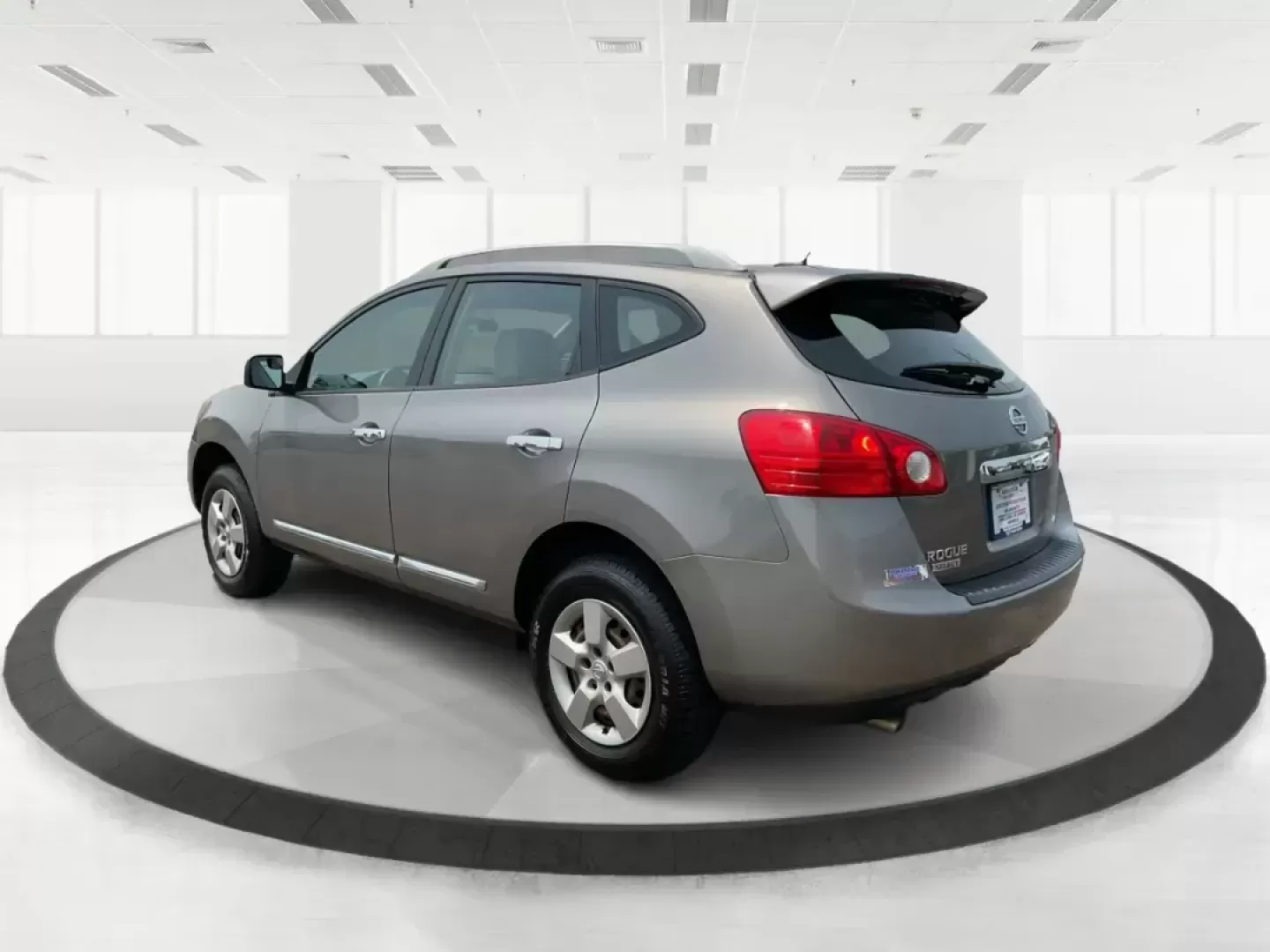 2014 Platinum Graphite Nissan Rogue Select S AWD (JN8AS5MV4EW) with an 2.5L L4 DOHC 16V engine, Continuously Variable Transmission transmission, located at 4508 South Dixie Dr, Moraine, OH, 45439, (937) 908-9800, 39.689976, -84.218452 - 2014 Nissan Rogue Select S AWD - Photo#4