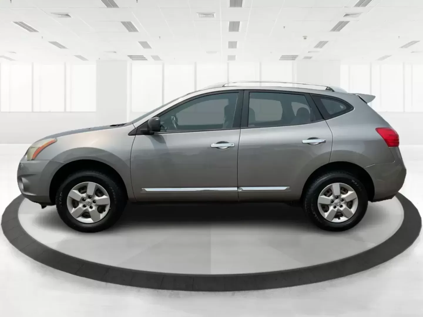 2014 Platinum Graphite Nissan Rogue Select S AWD (JN8AS5MV4EW) with an 2.5L L4 DOHC 16V engine, Continuously Variable Transmission transmission, located at 4508 South Dixie Dr, Moraine, OH, 45439, (937) 908-9800, 39.689976, -84.218452 - 2014 Nissan Rogue Select S AWD - Photo#5