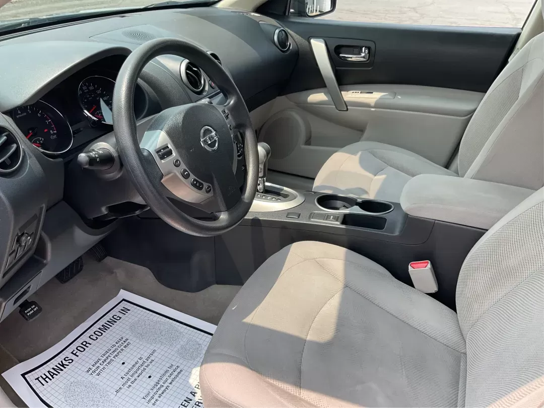 2014 Platinum Graphite Nissan Rogue Select S AWD (JN8AS5MV4EW) with an 2.5L L4 DOHC 16V engine, Continuously Variable Transmission transmission, located at 4508 South Dixie Dr, Moraine, OH, 45439, (937) 908-9800, 39.689976, -84.218452 - Photo#8