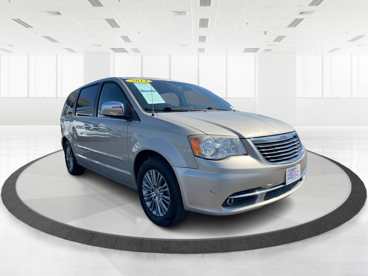 photo of 2014 Chrysler Town  and  Country