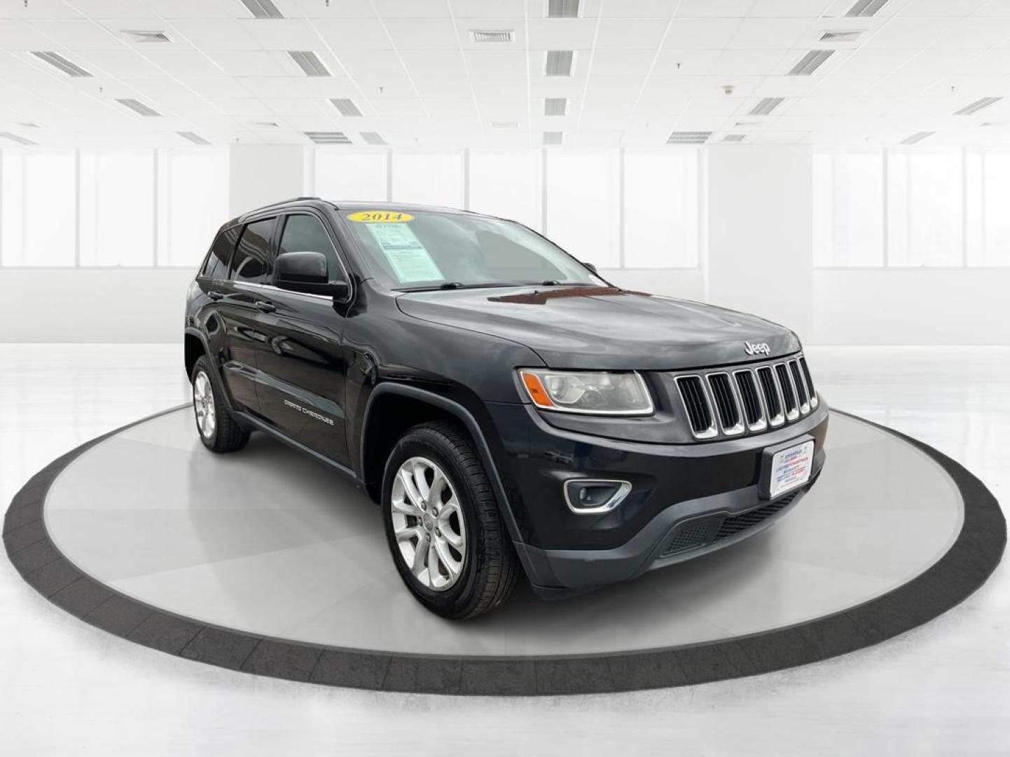 2014 Brilliant Black Crystal P Jeep Grand Cherokee Laredo 4WD (1C4RJFAG5EC) with an 3.6L V6 DOHC 24V engine, 5-Speed Automatic transmission, located at 401 Woodman Dr, Riverside, OH, 45431, (937) 908-9800, 39.760899, -84.123421 - Photo#0